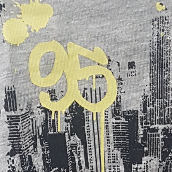 PRIMARK T-SHIRT NYC EAST SIDE LOGO SIZE 8-9YRS - Picture 4 of 4